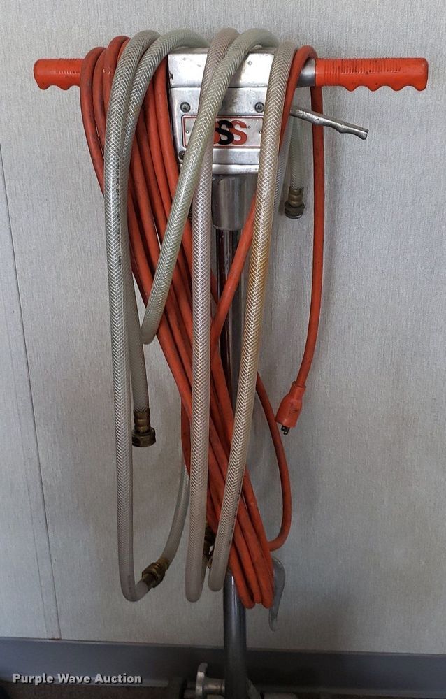 image for item IP9254 (2) floor buffers