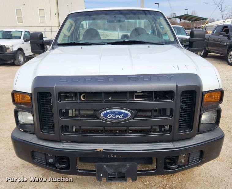 image for item JB9552 2008 Ford F250 Super Duty XL  pickup truck