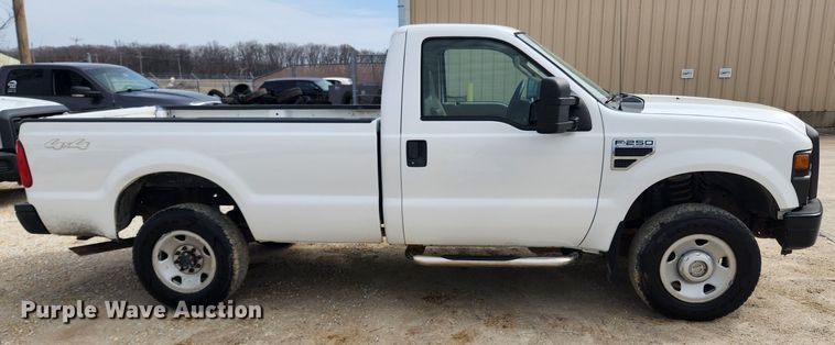 image for item JB9552 2008 Ford F250 Super Duty XL  pickup truck