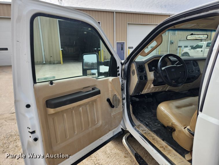 image for item JB9552 2008 Ford F250 Super Duty XL  pickup truck