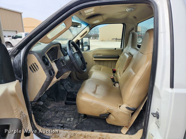 image for item JB9552 2008 Ford F250 Super Duty XL  pickup truck