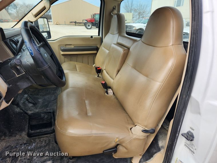 image for item JB9552 2008 Ford F250 Super Duty XL  pickup truck