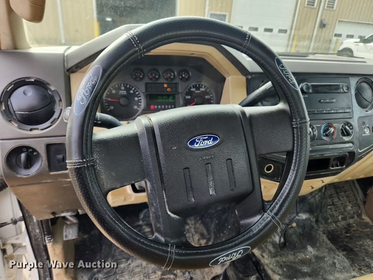 image for item JB9552 2008 Ford F250 Super Duty XL  pickup truck