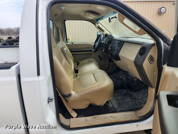image for item JB9552 2008 Ford F250 Super Duty XL  pickup truck