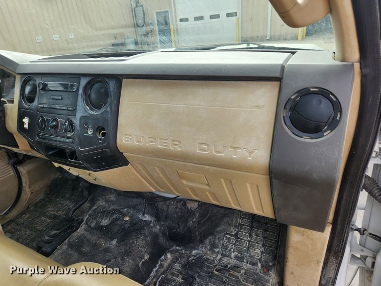 image for item JB9552 2008 Ford F250 Super Duty XL  pickup truck
