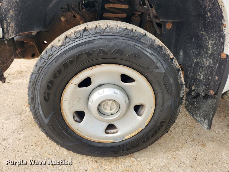 image for item JB9552 2008 Ford F250 Super Duty XL  pickup truck