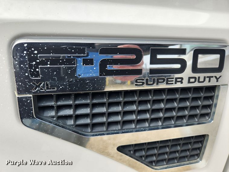 image for item JB9552 2008 Ford F250 Super Duty XL  pickup truck