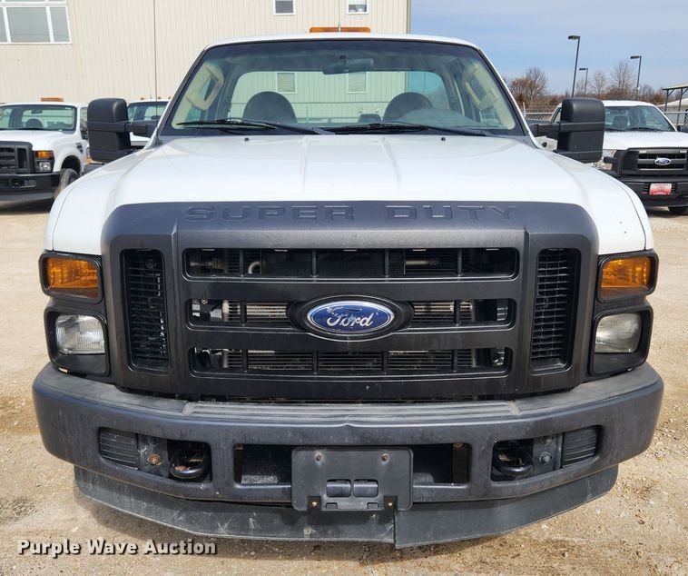 image for item JB9553 2008 Ford F250 Super Duty XL  pickup truck