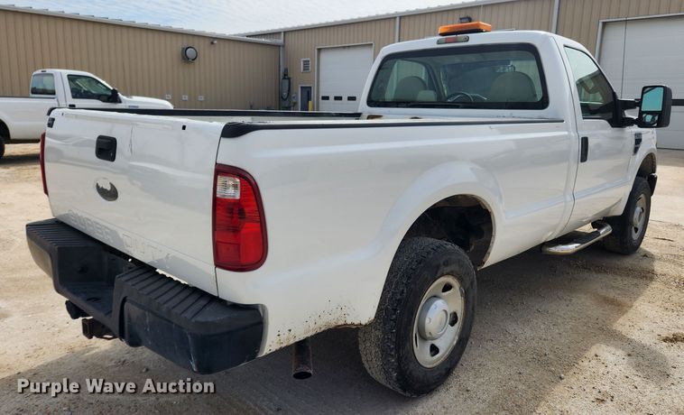 image for item JB9553 2008 Ford F250 Super Duty XL  pickup truck