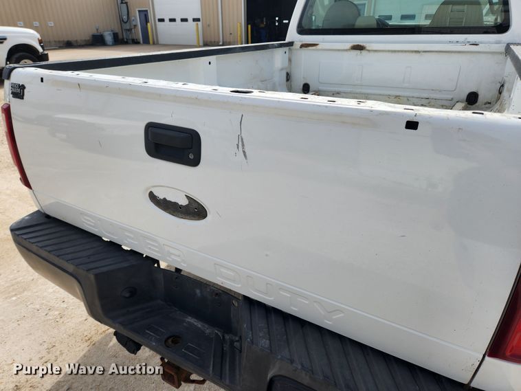 image for item JB9553 2008 Ford F250 Super Duty XL  pickup truck