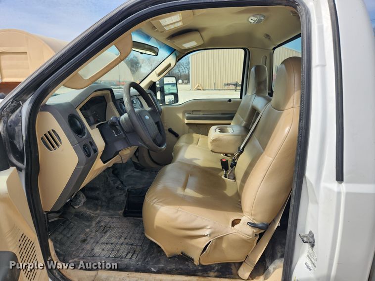 image for item JB9553 2008 Ford F250 Super Duty XL  pickup truck