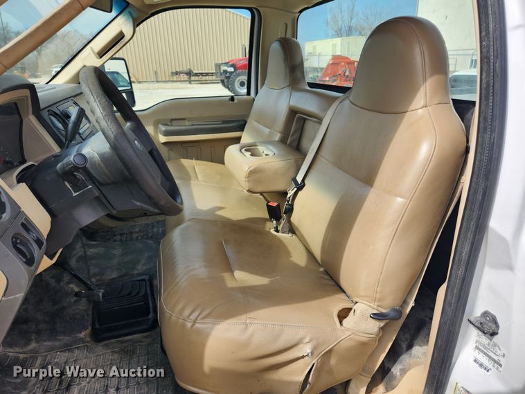 image for item JB9553 2008 Ford F250 Super Duty XL  pickup truck