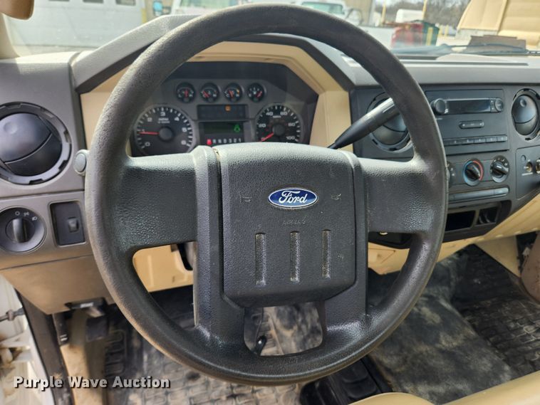 image for item JB9553 2008 Ford F250 Super Duty XL  pickup truck