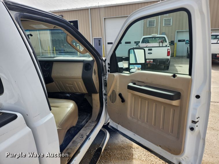 image for item JB9553 2008 Ford F250 Super Duty XL  pickup truck