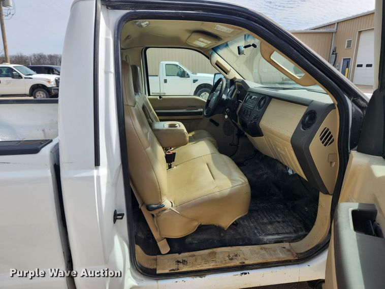 image for item JB9553 2008 Ford F250 Super Duty XL  pickup truck