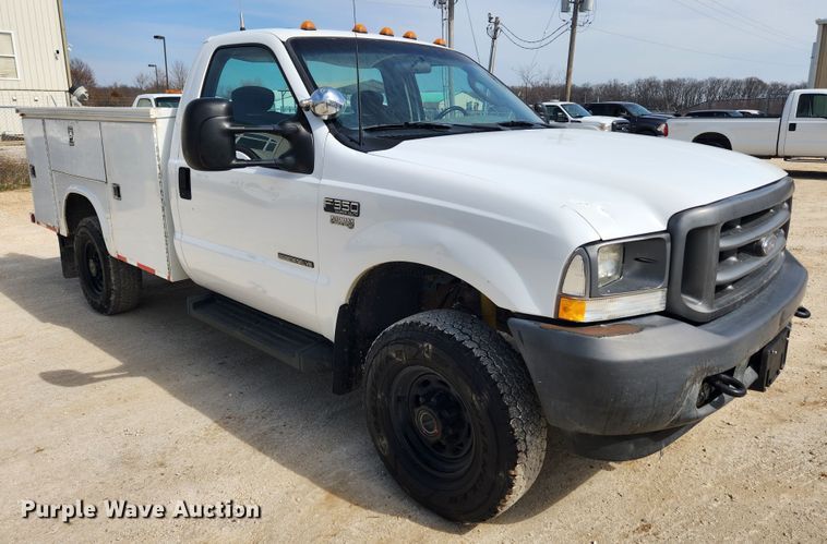 image for item JB9554 2003 Ford F350 Super Duty XL  utility bed pickup truck