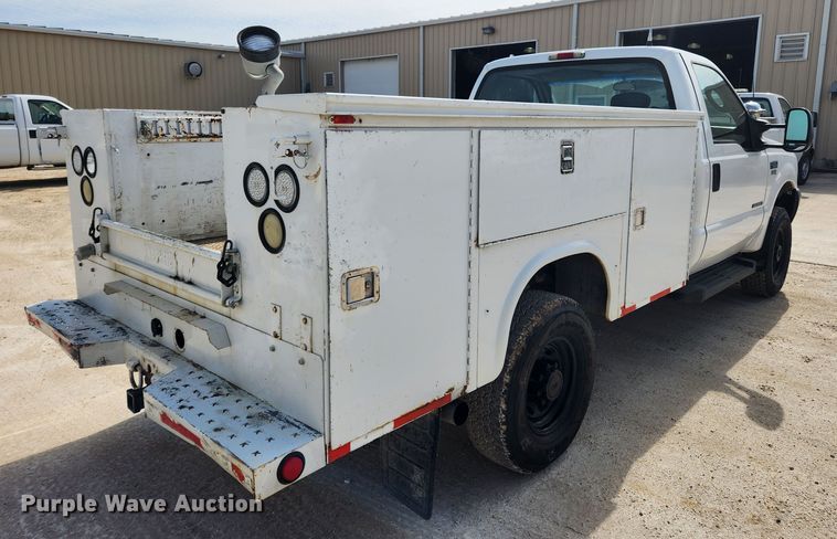 image for item JB9554 2003 Ford F350 Super Duty XL  utility bed pickup truck