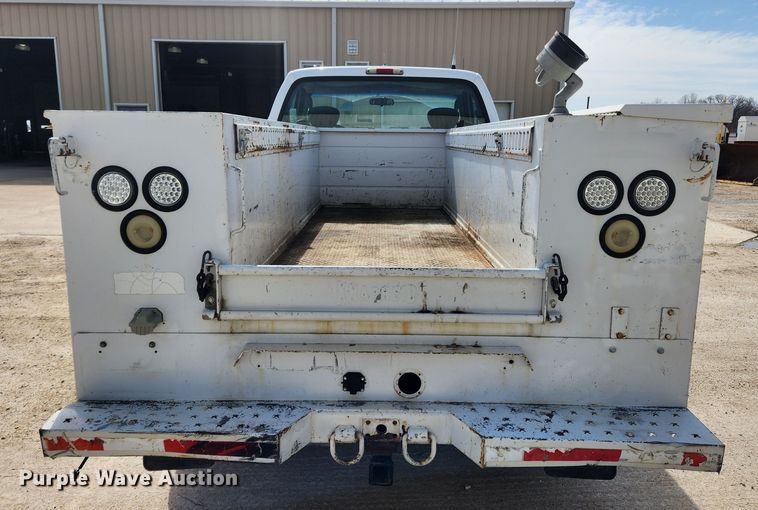 image for item JB9554 2003 Ford F350 Super Duty XL  utility bed pickup truck