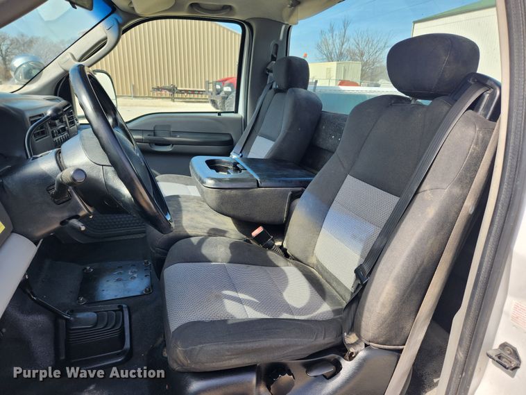 image for item JB9554 2003 Ford F350 Super Duty XL  utility bed pickup truck