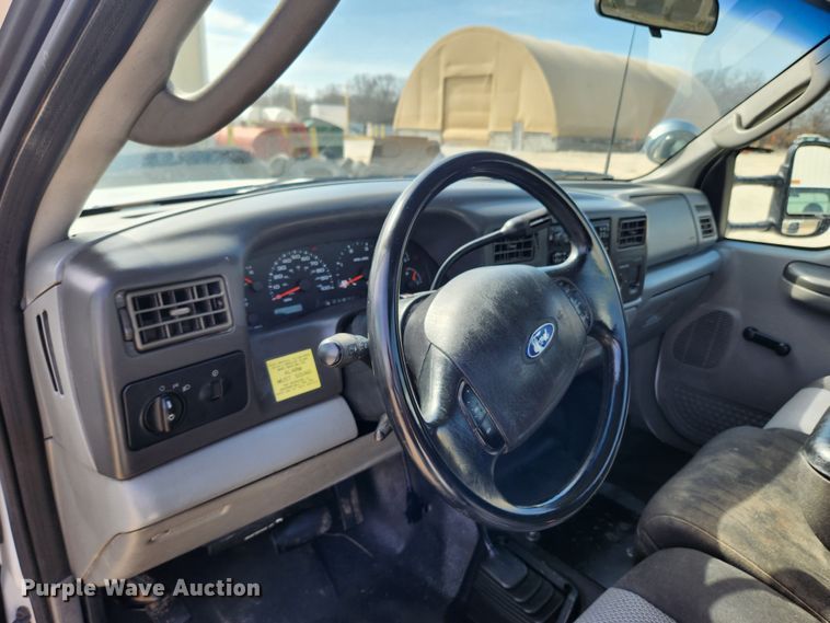 image for item JB9554 2003 Ford F350 Super Duty XL  utility bed pickup truck