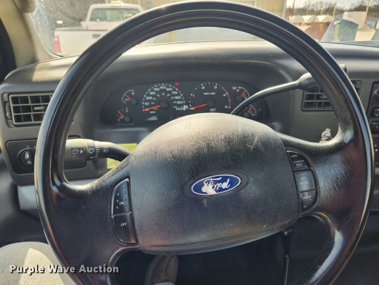 image for item JB9554 2003 Ford F350 Super Duty XL  utility bed pickup truck