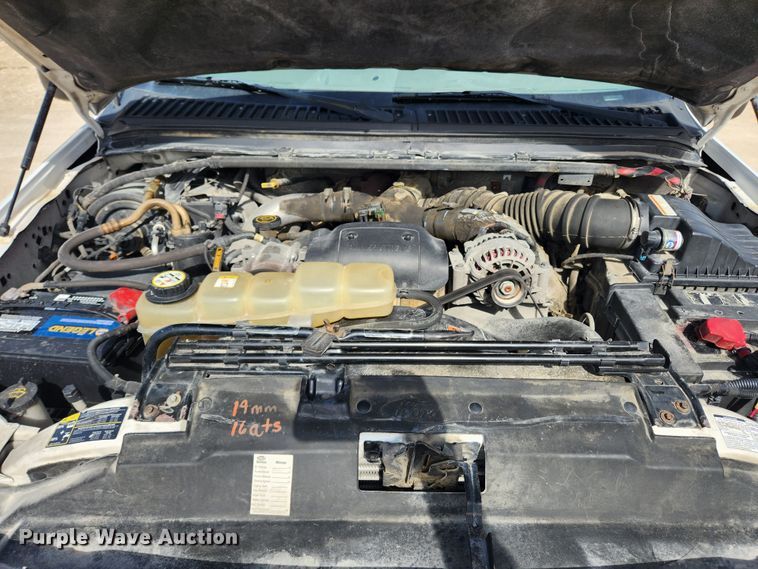 image for item JB9554 2003 Ford F350 Super Duty XL  utility bed pickup truck