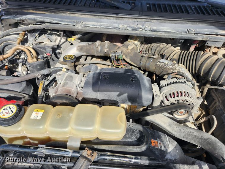 image for item JB9554 2003 Ford F350 Super Duty XL  utility bed pickup truck