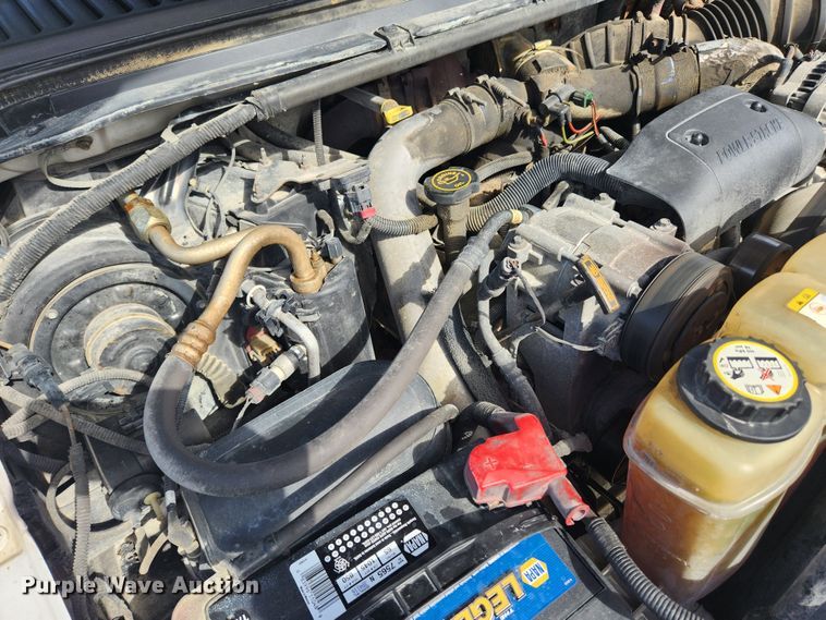 image for item JB9554 2003 Ford F350 Super Duty XL  utility bed pickup truck