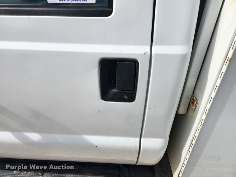 image for item JB9554 2003 Ford F350 Super Duty XL  utility bed pickup truck