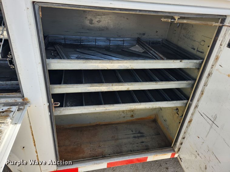 image for item JB9554 2003 Ford F350 Super Duty XL  utility bed pickup truck