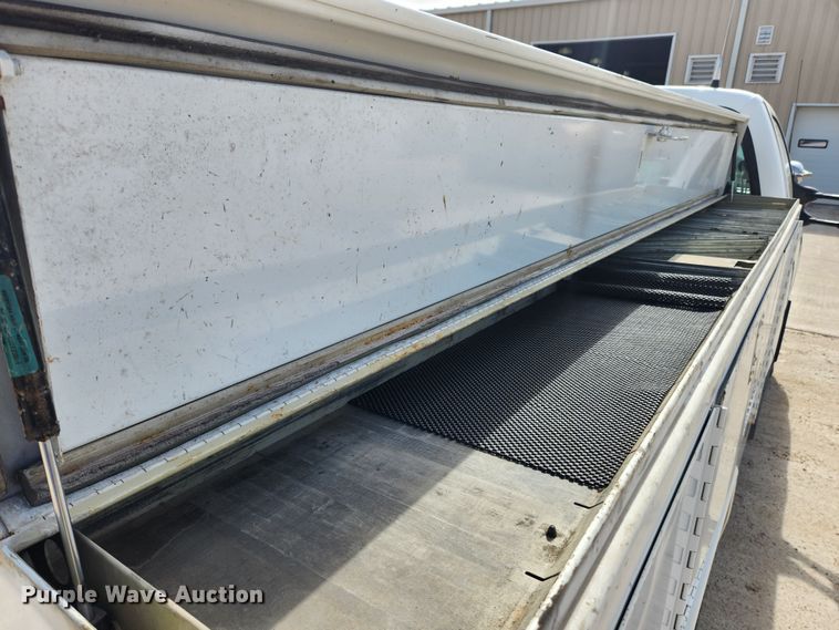 image for item JB9554 2003 Ford F350 Super Duty XL  utility bed pickup truck