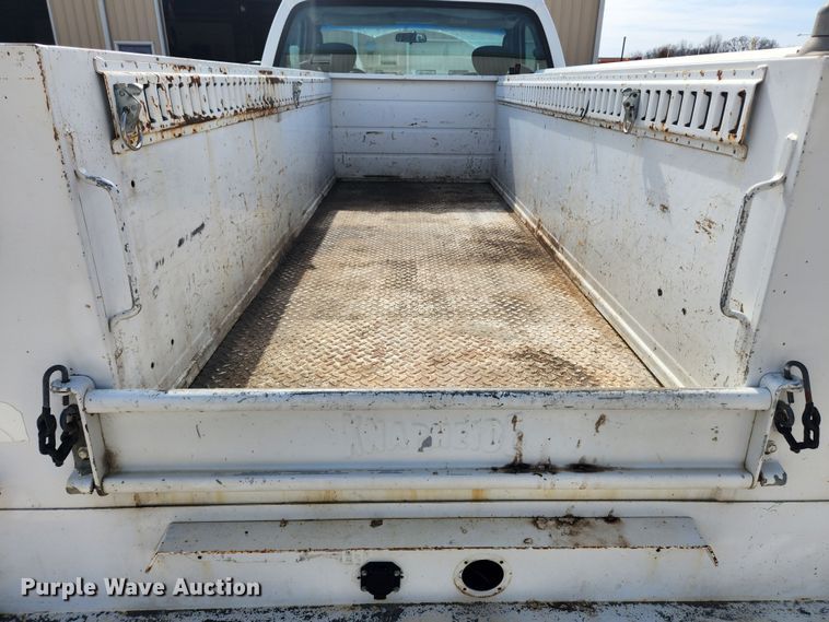 image for item JB9554 2003 Ford F350 Super Duty XL  utility bed pickup truck