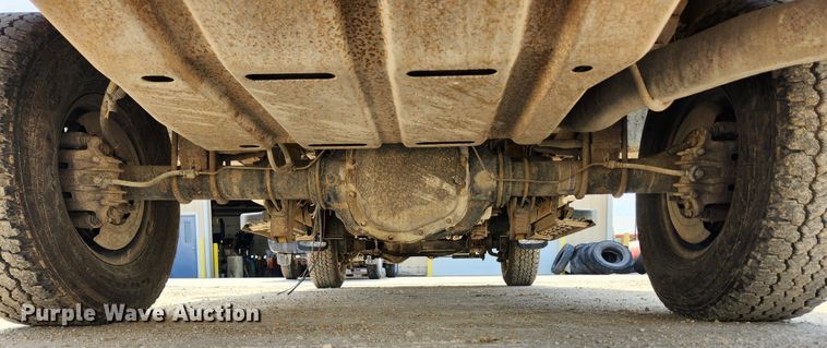 image for item JB9554 2003 Ford F350 Super Duty XL  utility bed pickup truck