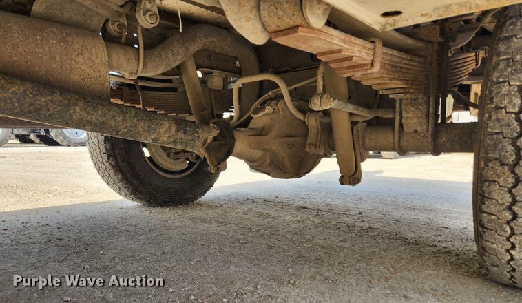 image for item JB9554 2003 Ford F350 Super Duty XL  utility bed pickup truck