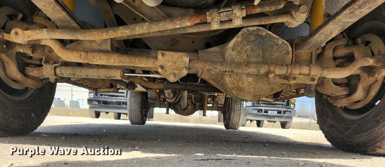 image for item JB9554 2003 Ford F350 Super Duty XL  utility bed pickup truck