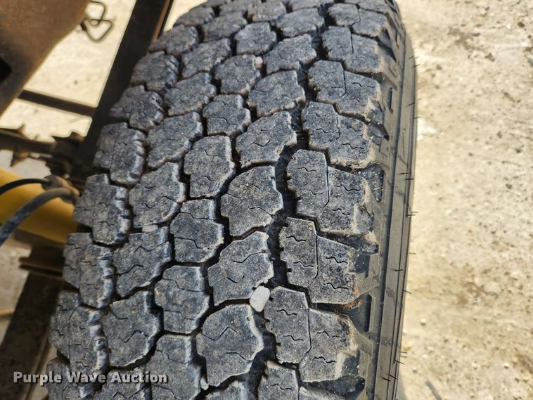 image for item JB9554 2003 Ford F350 Super Duty XL  utility bed pickup truck