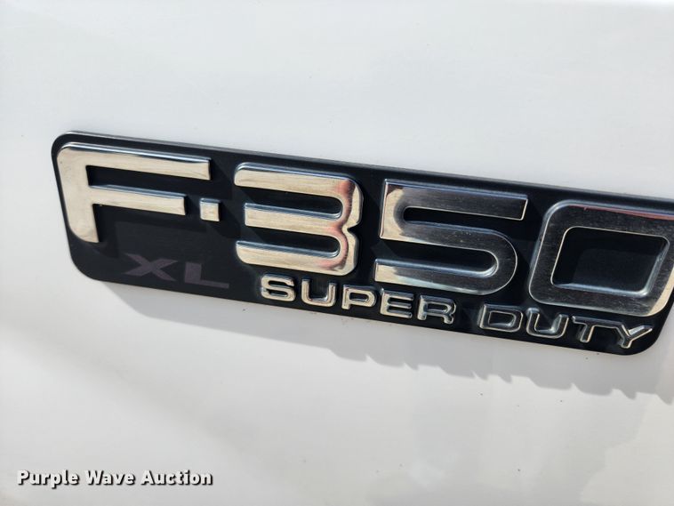 image for item JB9554 2003 Ford F350 Super Duty XL  utility bed pickup truck