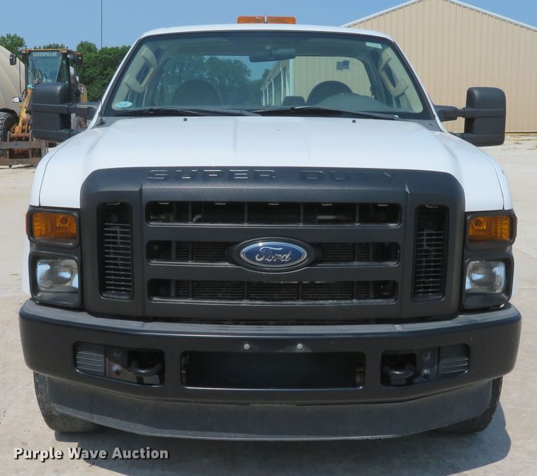 image for item JB9555 2008 Ford F250 Super Duty XL  pickup truck