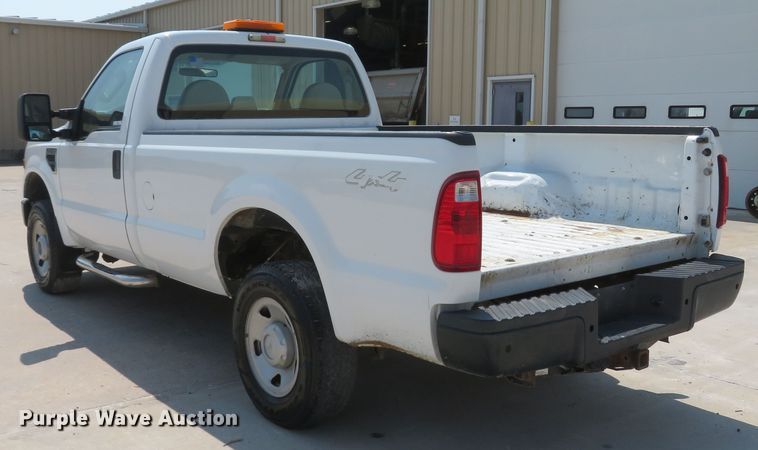 image for item JB9555 2008 Ford F250 Super Duty XL  pickup truck