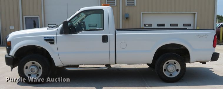 image for item JB9555 2008 Ford F250 Super Duty XL  pickup truck