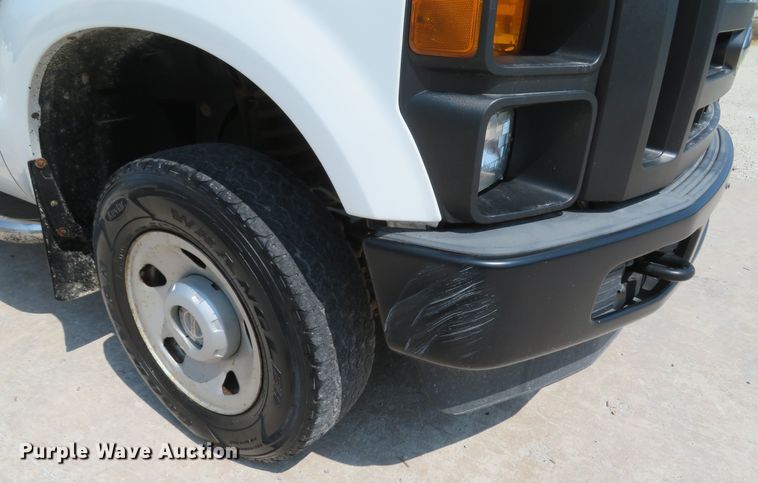 image for item JB9555 2008 Ford F250 Super Duty XL  pickup truck