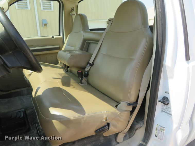 image for item JB9555 2008 Ford F250 Super Duty XL  pickup truck