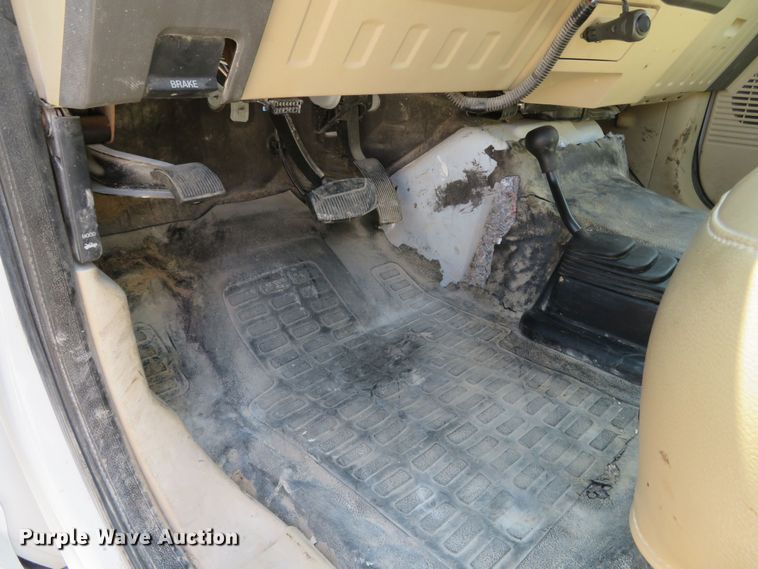 image for item JB9555 2008 Ford F250 Super Duty XL  pickup truck