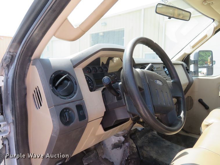 image for item JB9555 2008 Ford F250 Super Duty XL  pickup truck