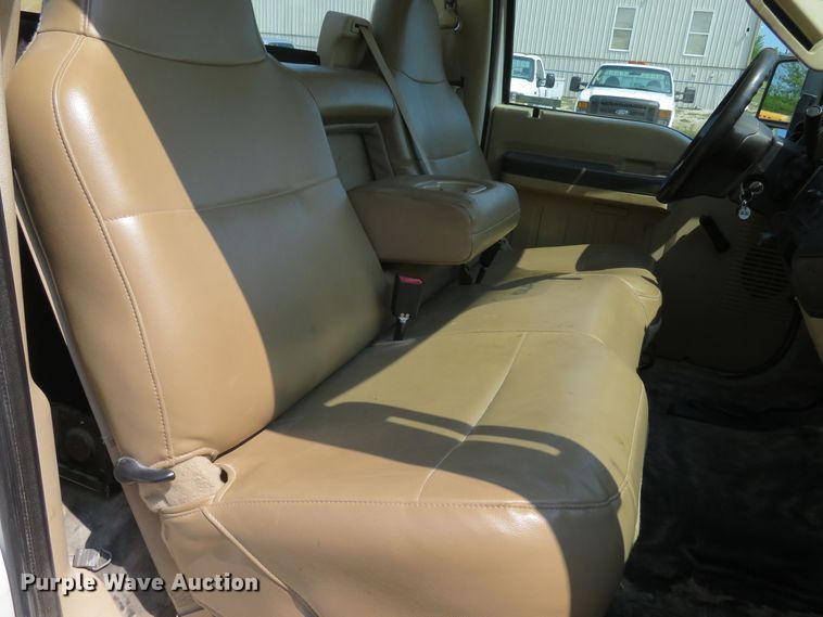 image for item JB9555 2008 Ford F250 Super Duty XL  pickup truck