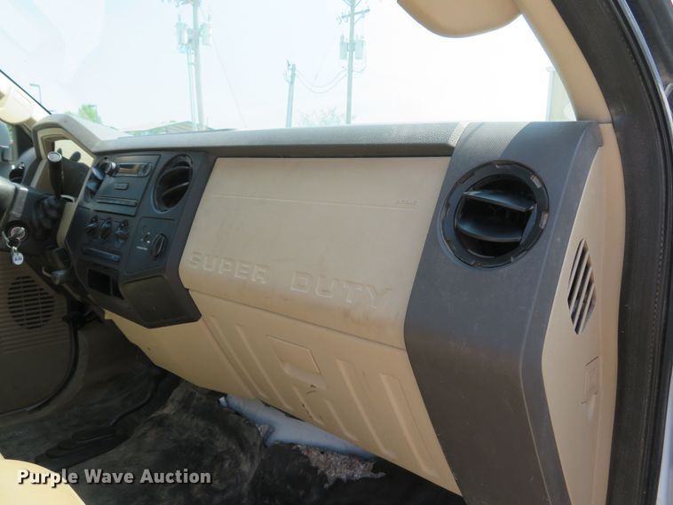 image for item JB9555 2008 Ford F250 Super Duty XL  pickup truck