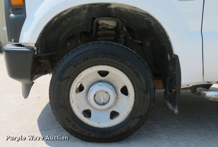 image for item JB9555 2008 Ford F250 Super Duty XL  pickup truck