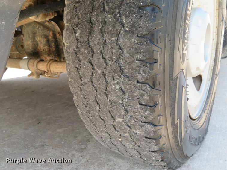 image for item JB9555 2008 Ford F250 Super Duty XL  pickup truck