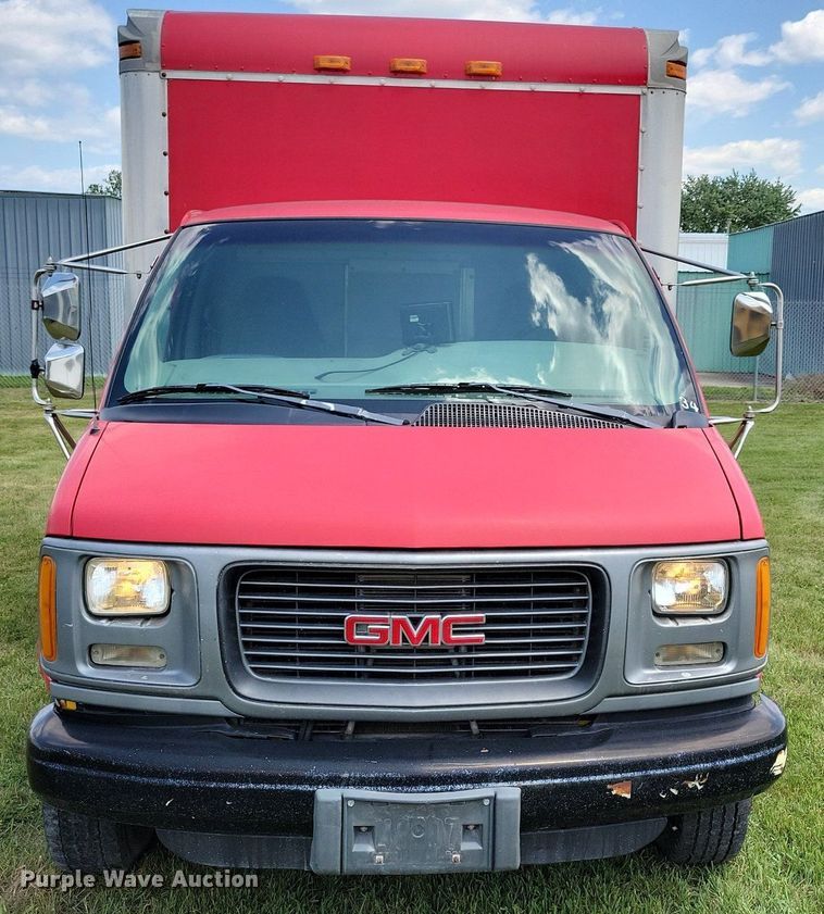image for item JO9199 1998 GMC Savana 3500 Cargo  box truck