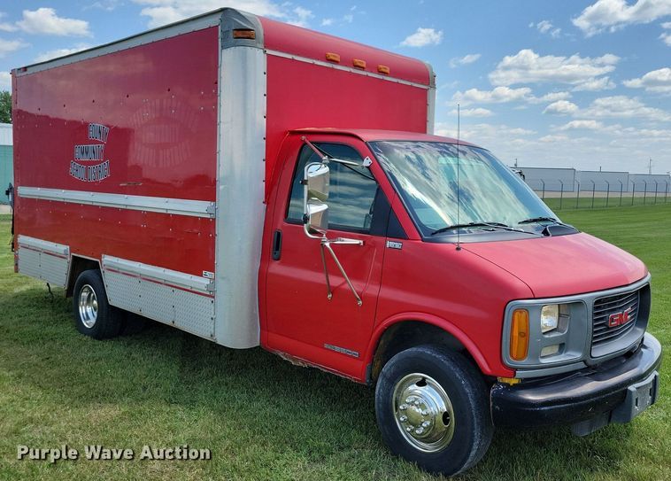 image for item JO9199 1998 GMC Savana 3500 Cargo  box truck